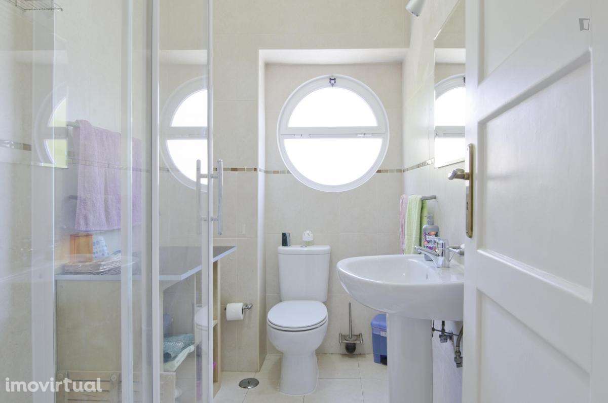 Quarto - localizado em Penha de França Lisbon - Grande imagem: 2/20