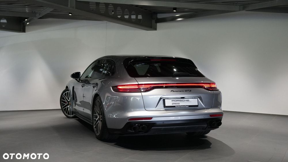 Porsche Panamera GTS Sport Turismo - 13