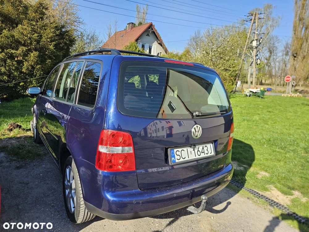 Volkswagen Touran - 3