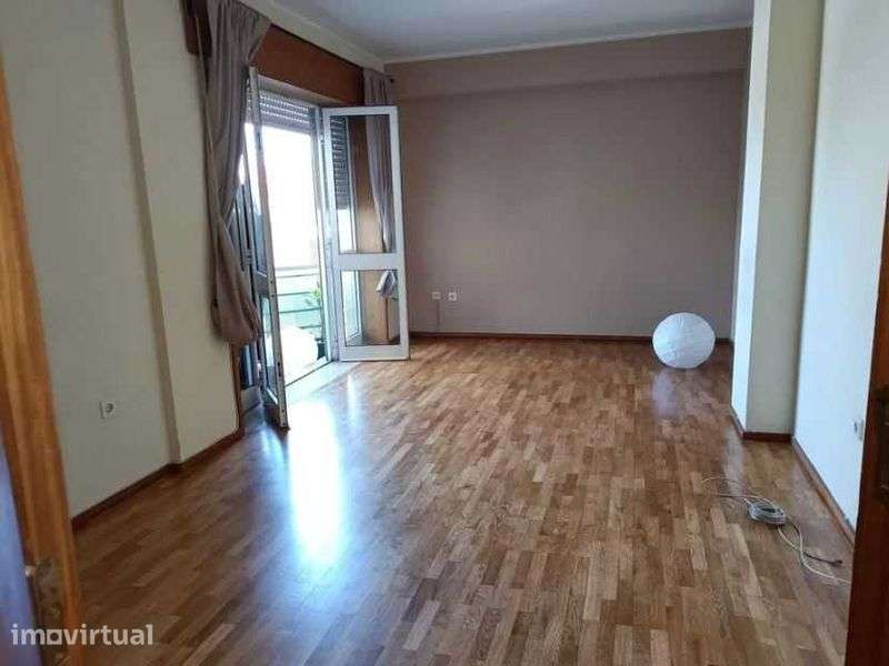 Apartamento T3 - Campanhã - Condomínio privado - PERMUTA POR MORADIA. - Grande imagem: 4/6