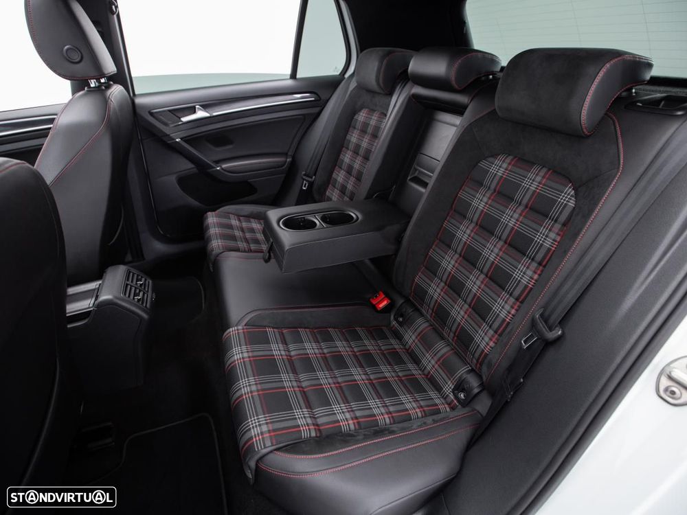 VW Golf - 12