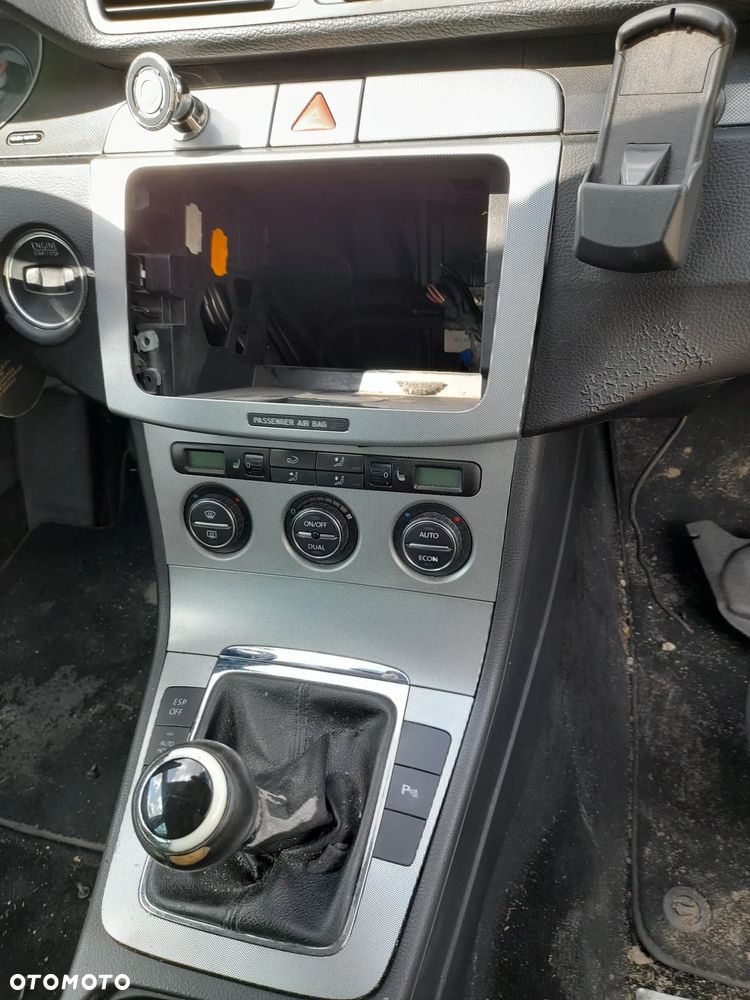 TUNEL ŚRODKOWY PODŁOKIETNIK  VW PASSAT B6 - 4