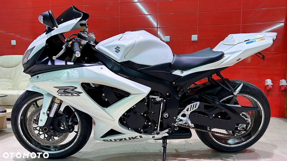 Suzuki GSX-R - 23