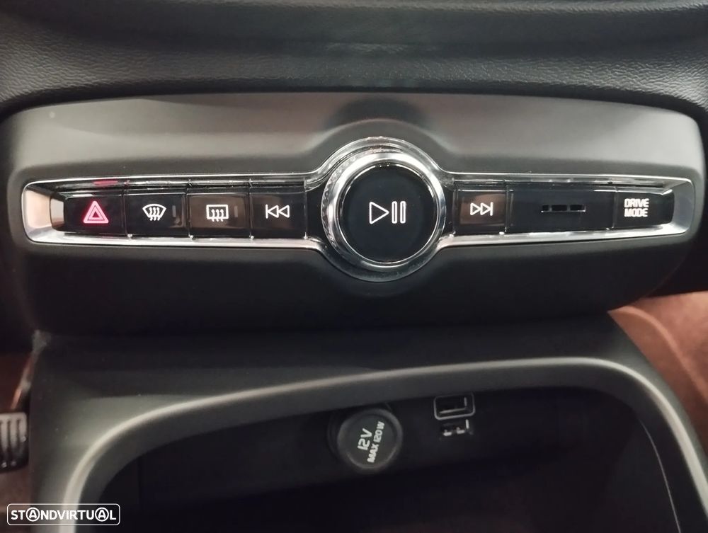 Volvo XC 40 2.0 D3 Momentum Geartronic - 29