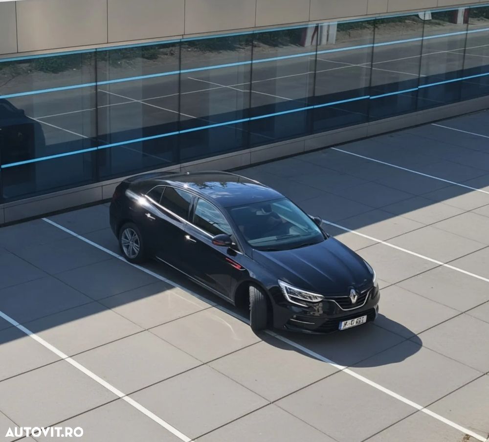 Renault Megane TCE 140 Techno - 10