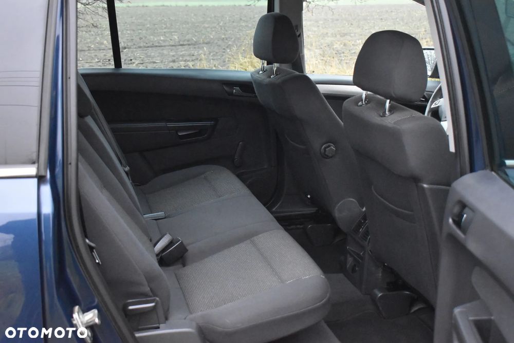 Opel Zafira 1.8 Sport - 23