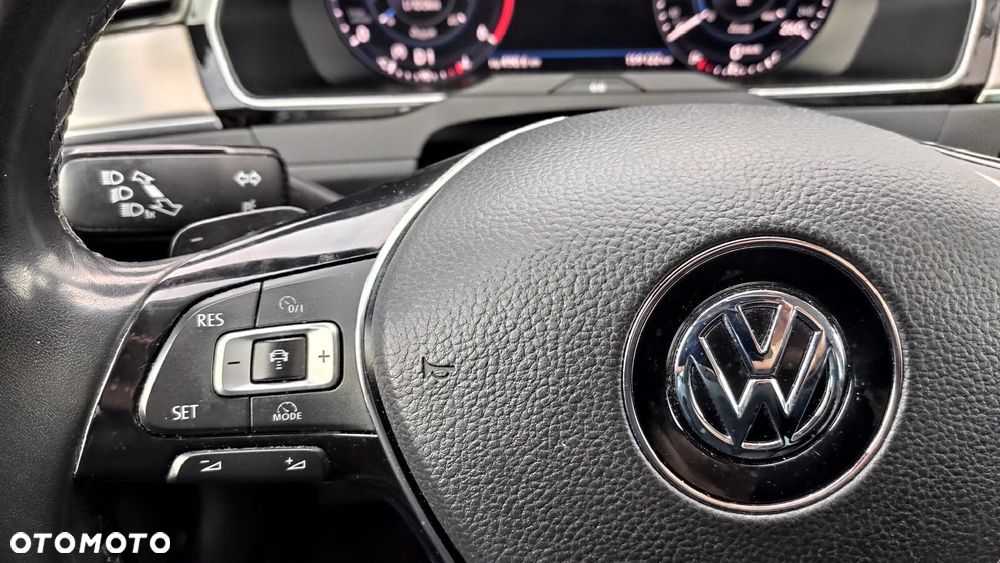 Volkswagen Passat - 15