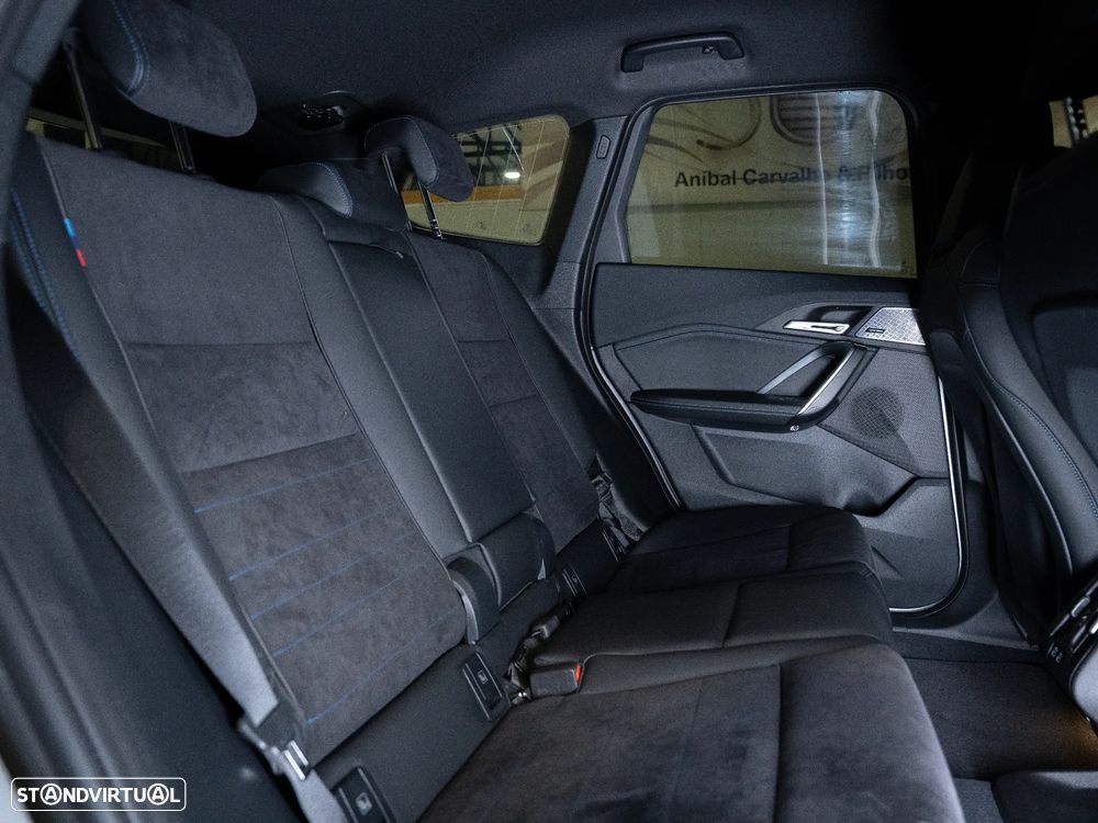 BMW iX1 eDrive20 Pack Desportivo M - 23