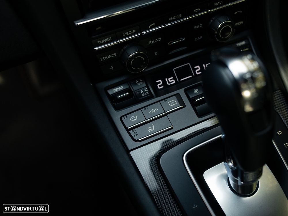 Porsche 911 (991) Carrera 4 GTS PDK - 42