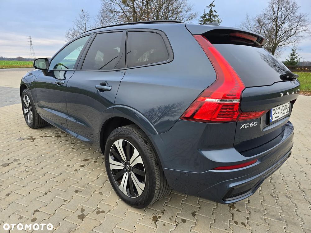 Volvo XC 60 T6 Plug-In Hybrid AWD Plus Dark - 4