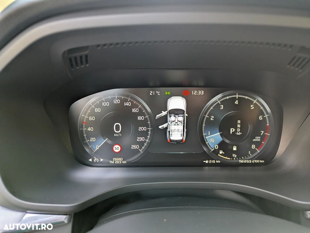 Volvo XC 60 B5 MHEV AT8 AWD Momentum Pro - 11