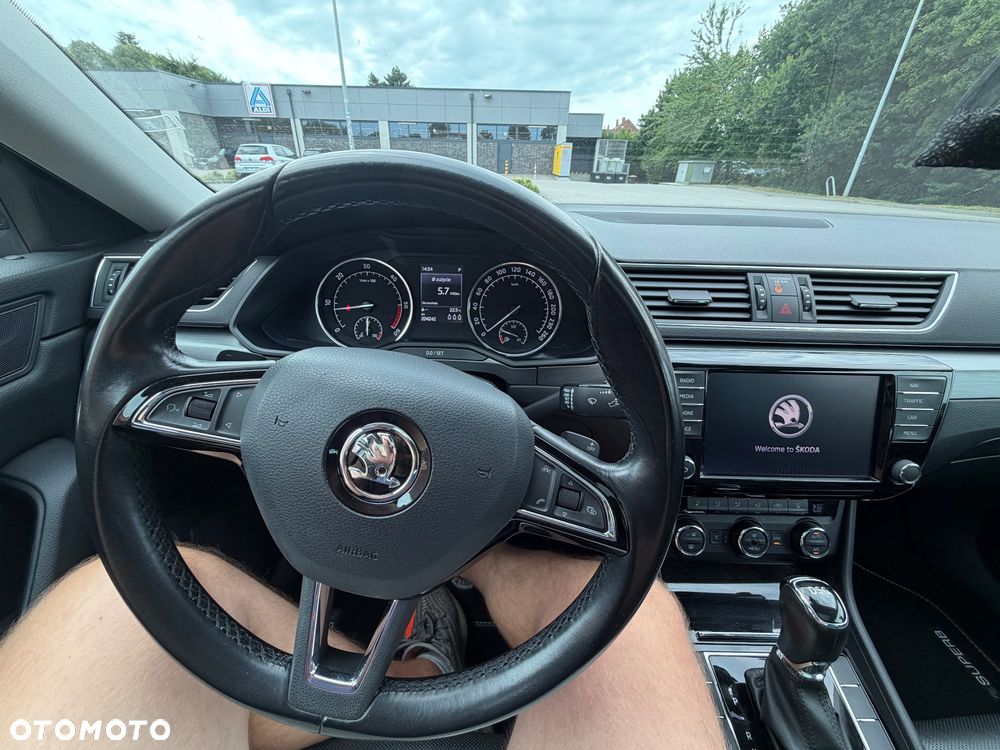 Skoda Superb 2.0 TDI Style DSG - 10