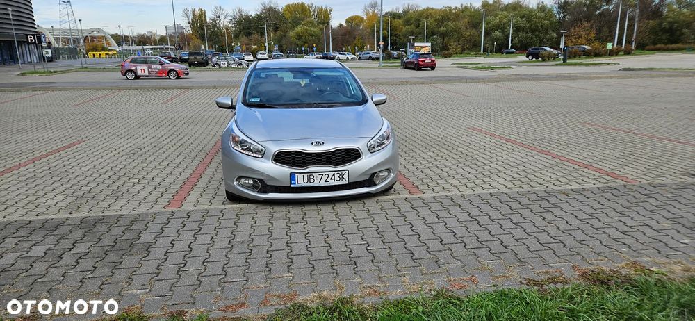 Kia Ceed - 4