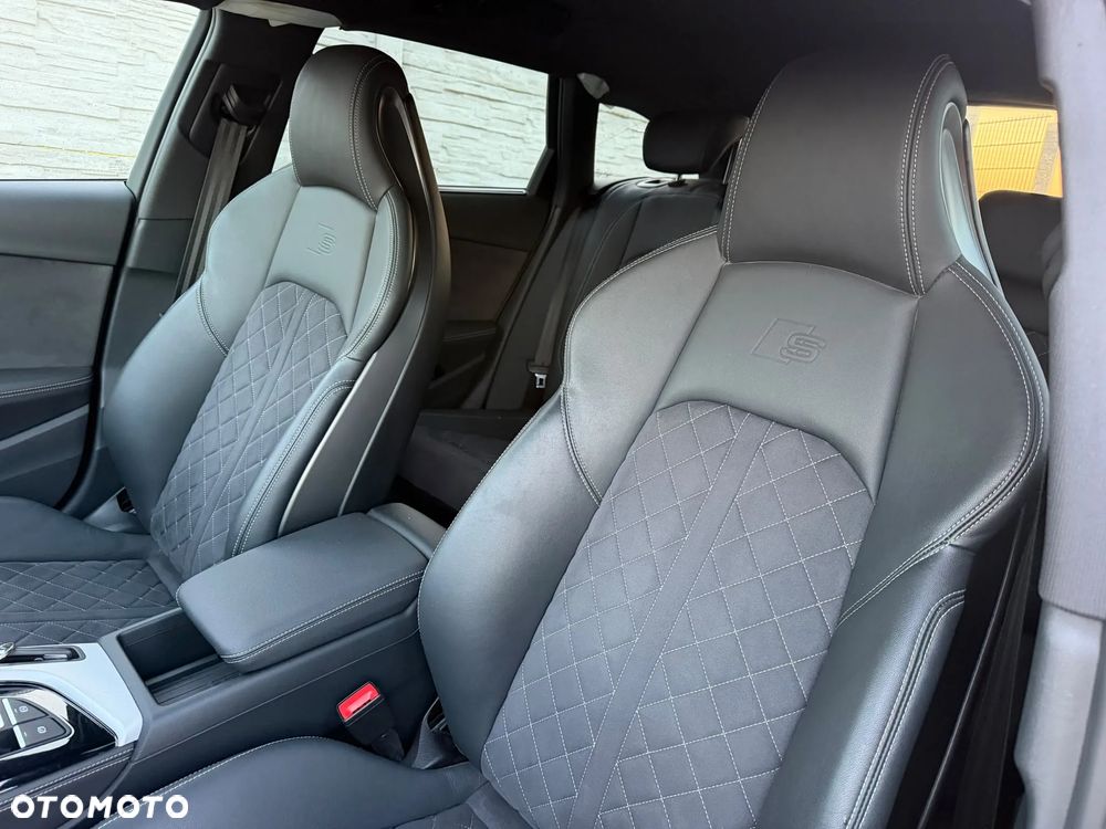 Audi A4 Avant 40 TFSI mHEV S Line S tronic - 12