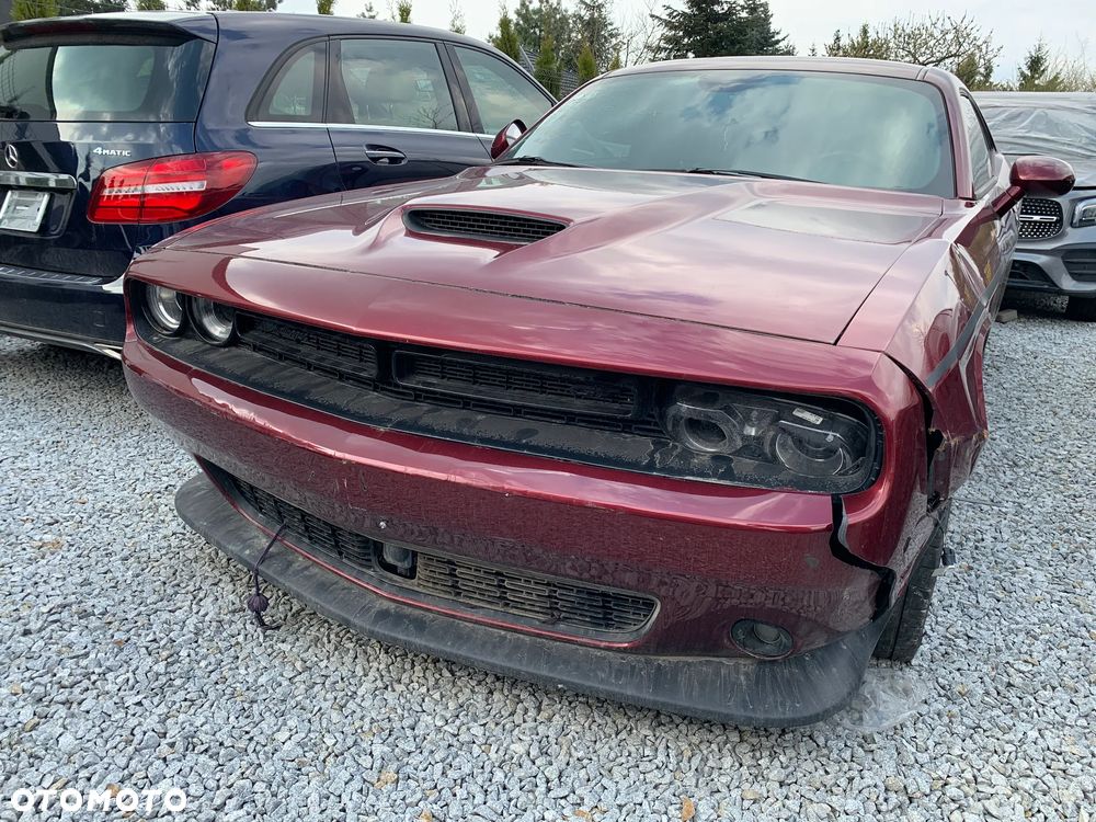 Dodge Challenger - 2