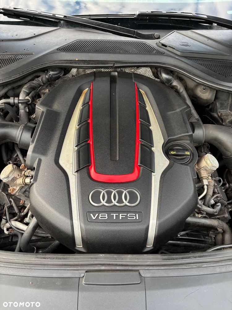 Audi S8 - 31