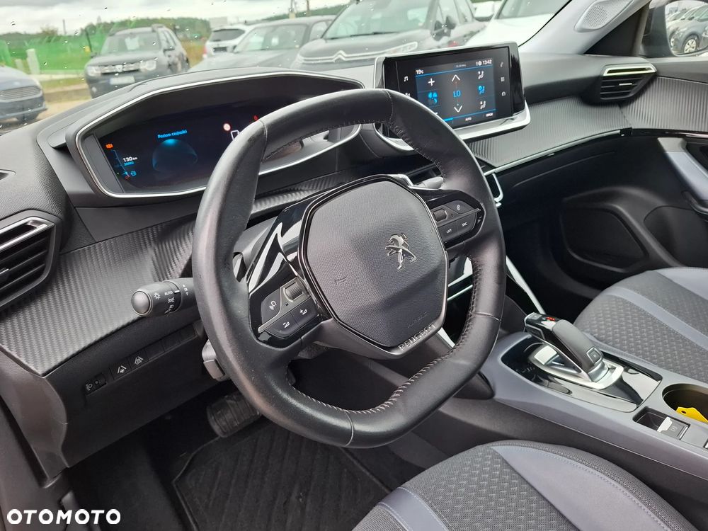 Peugeot 2008 BlueHDi 130 EAT8 GT Pack - 23