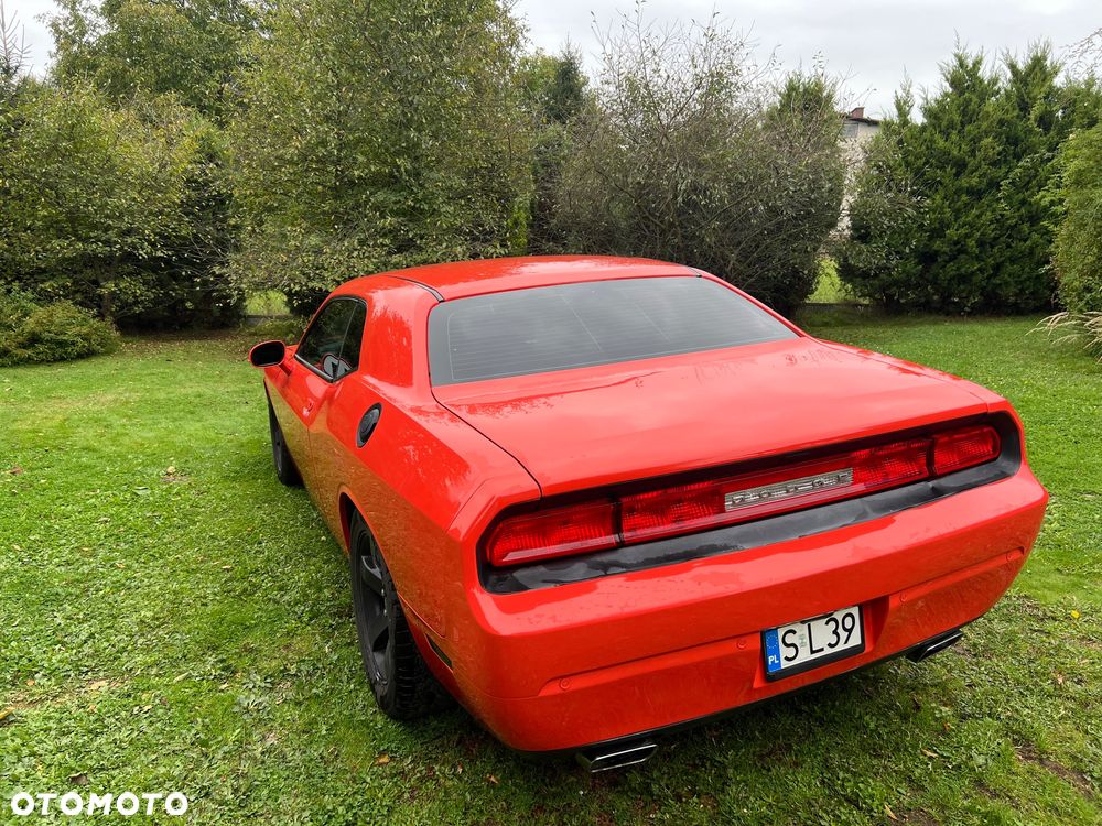 Dodge Challenger - 8