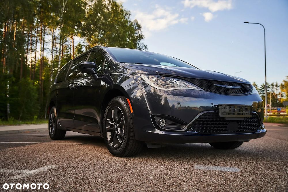 Chrysler Pacifica - 9