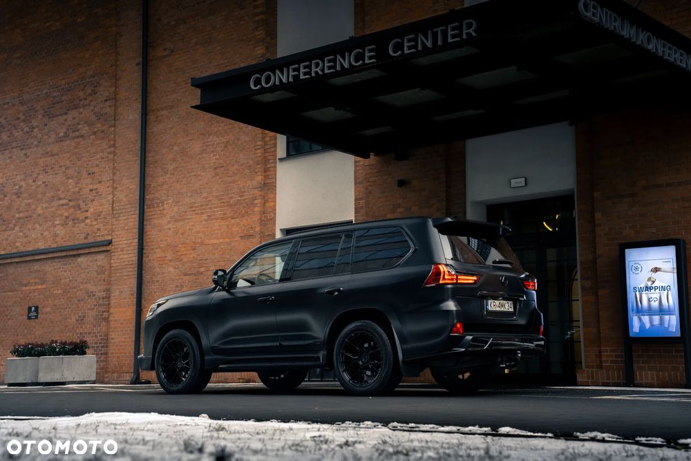 Lexus LX - 7