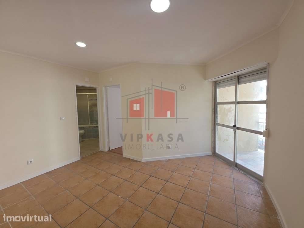 Apartamento T3 na Tapada da Mercês - Grande imagem: 4/11