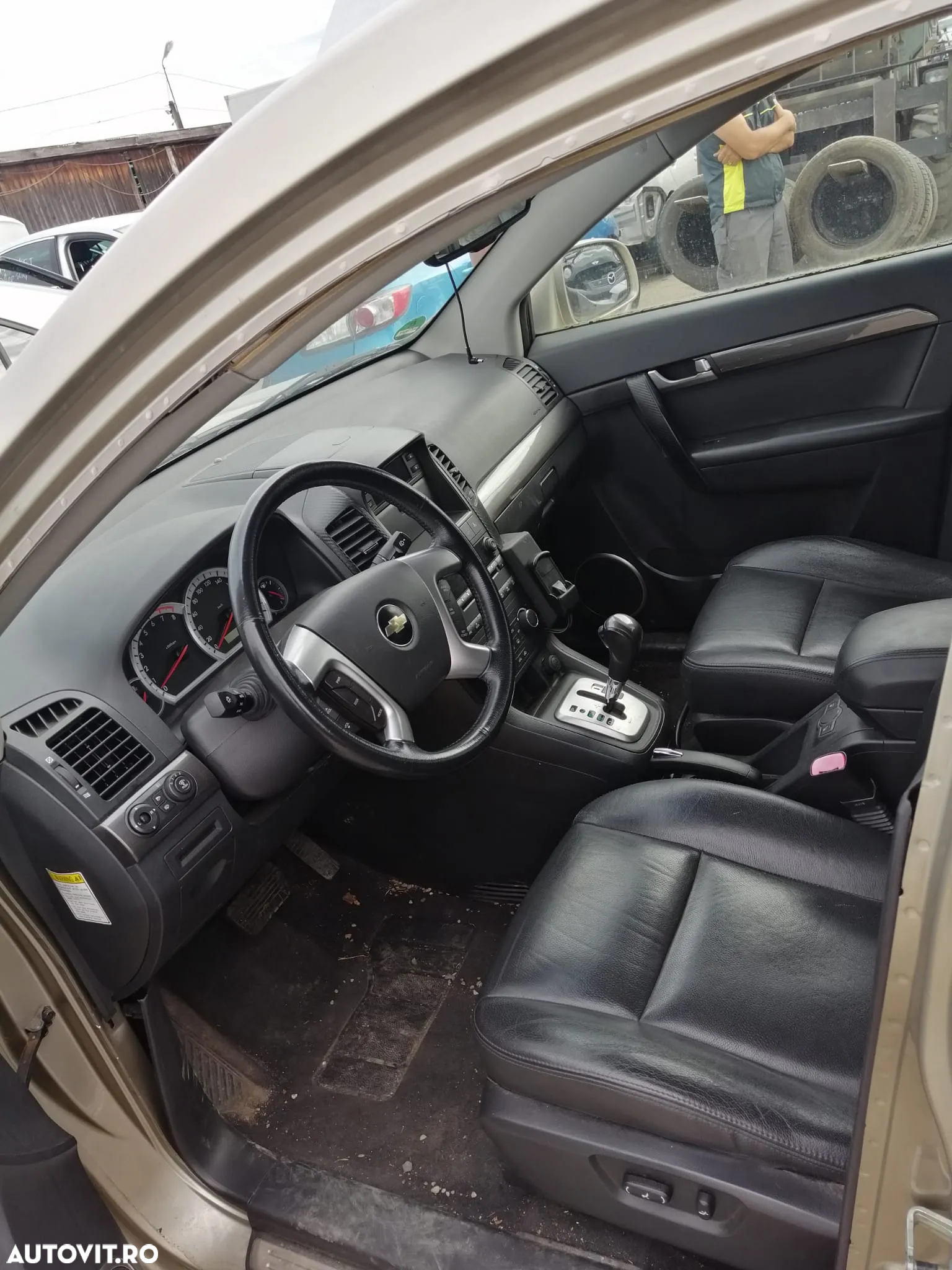 Chevrolet Captiva 3.2i V6 - 8
