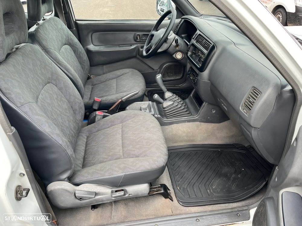 Mitsubishi L200 4x4 4 Lugares - 18