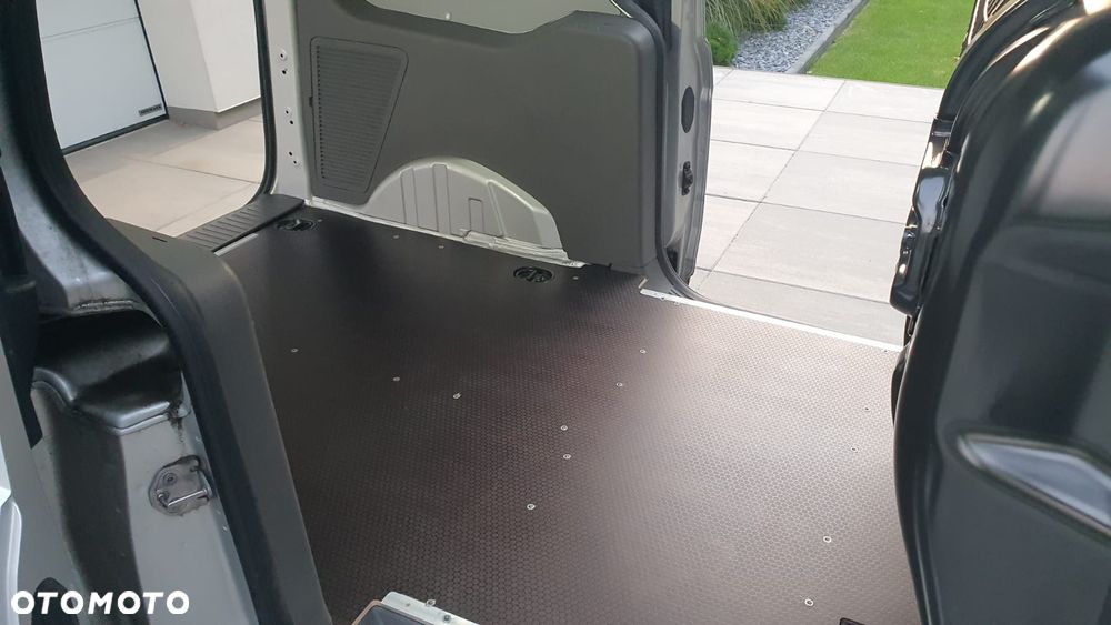 Ford Connect - 37