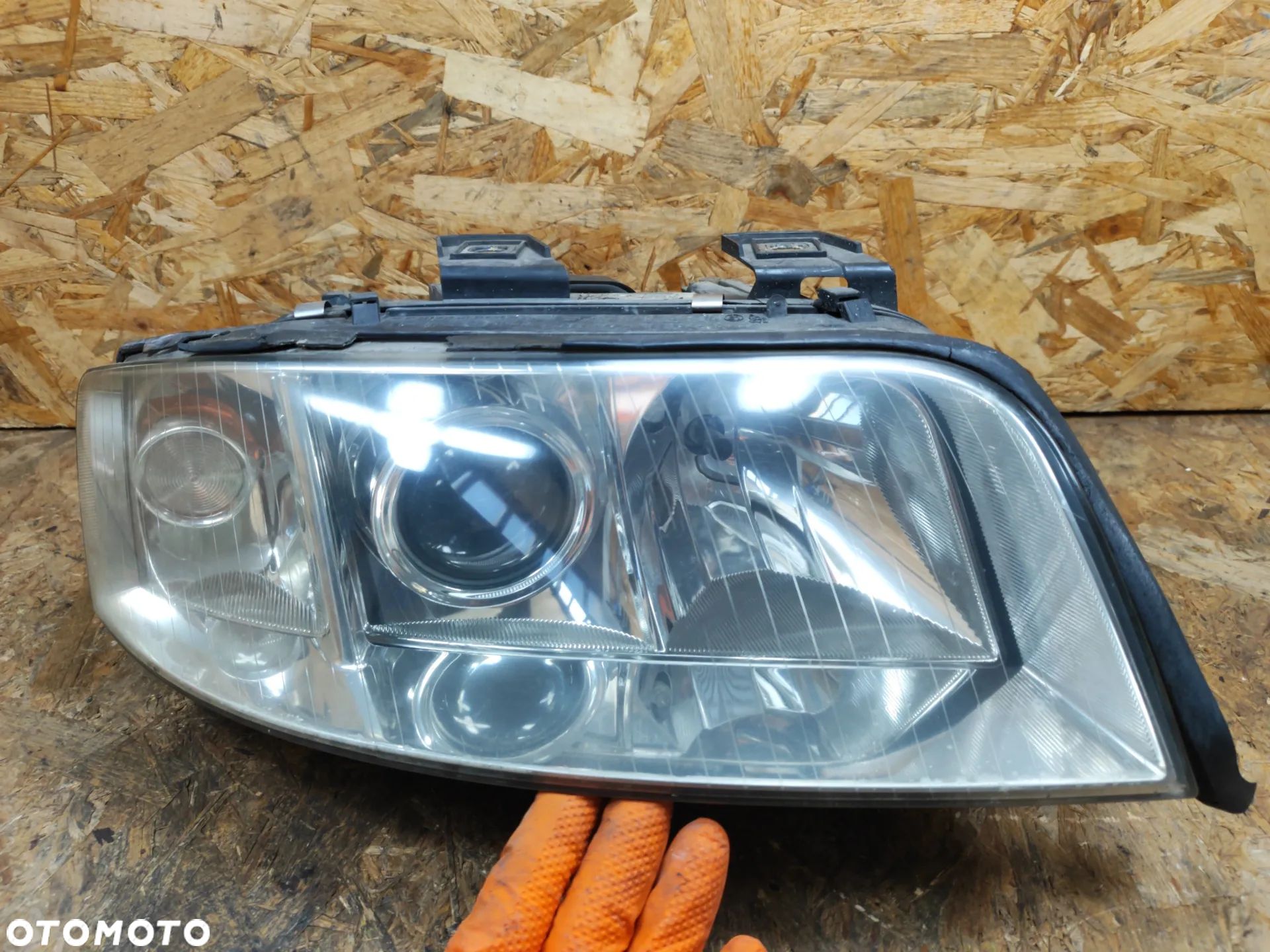 lampa przód prawa / lewa XENON HELLA europa kompletna do Audi A6 C5 97-04r - 1