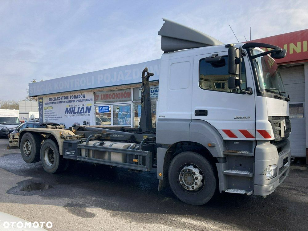 Mercedes-Benz Mercedes Axor 2543 Hakowiec bramowiec MEILLER-KIPPER Model 2009 - 10