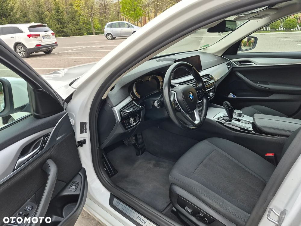 BMW Seria 5 520d xDrive Sport Line - 19