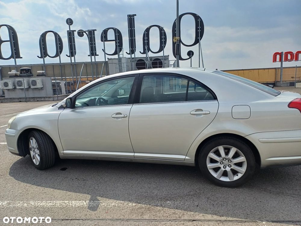 Toyota Avensis 2.0 D-4D - 3