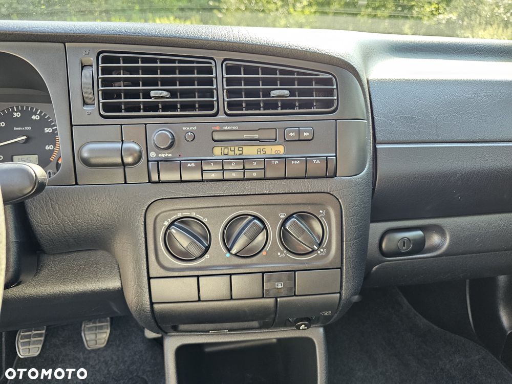 Volkswagen Golf - 11