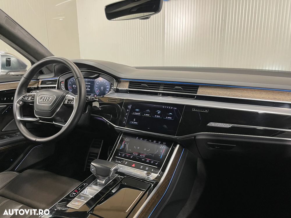 Audi A8 - 8