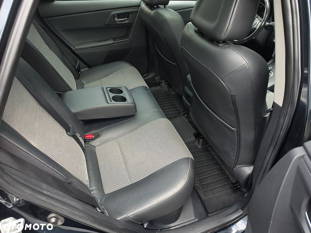 Toyota Auris - 5