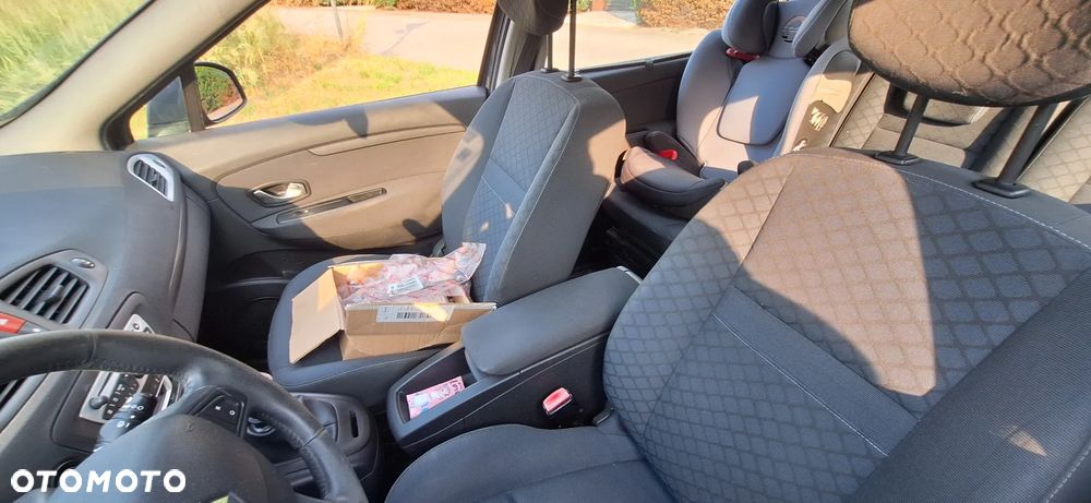 Renault Scenic 1.9 dCi Privilege - 9