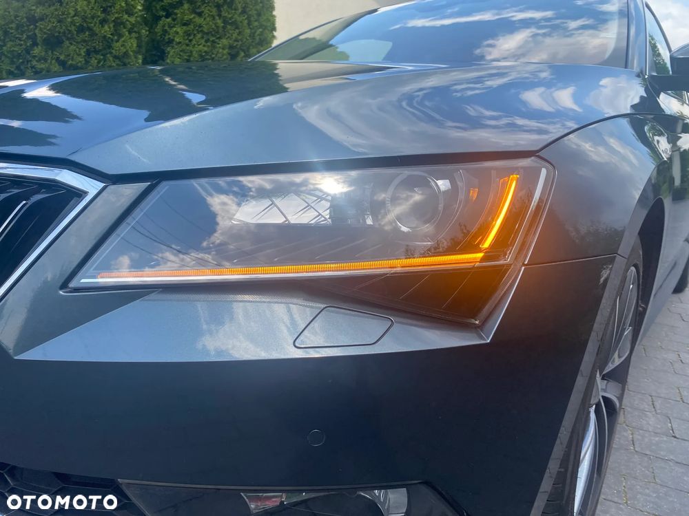 Skoda Superb 2.0 TDI L&K DSG - 36