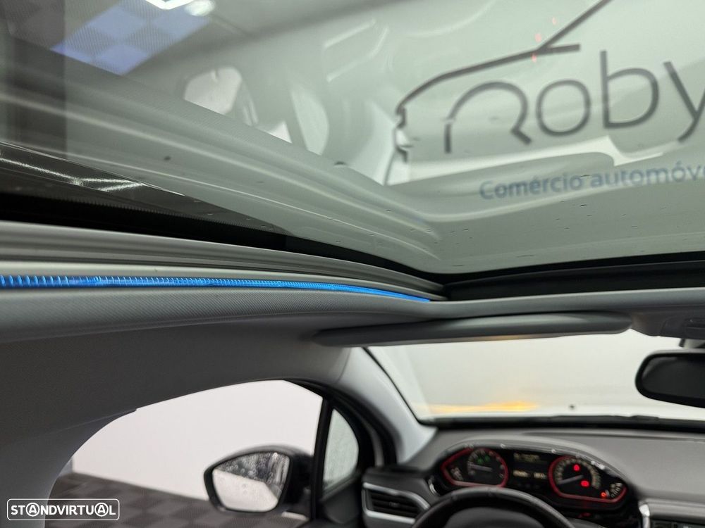 Peugeot 2008 1.2 PureTech GT Line - 29