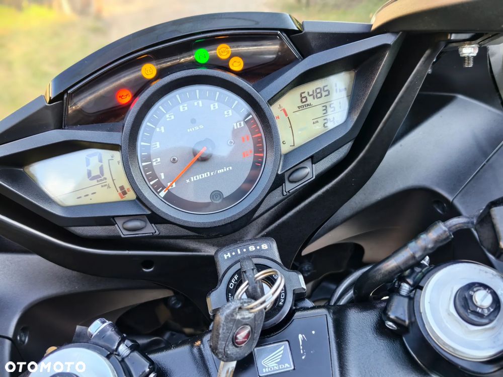 Honda VFR - 19