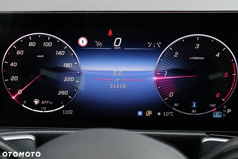 Mercedes-Benz GLB - 15
