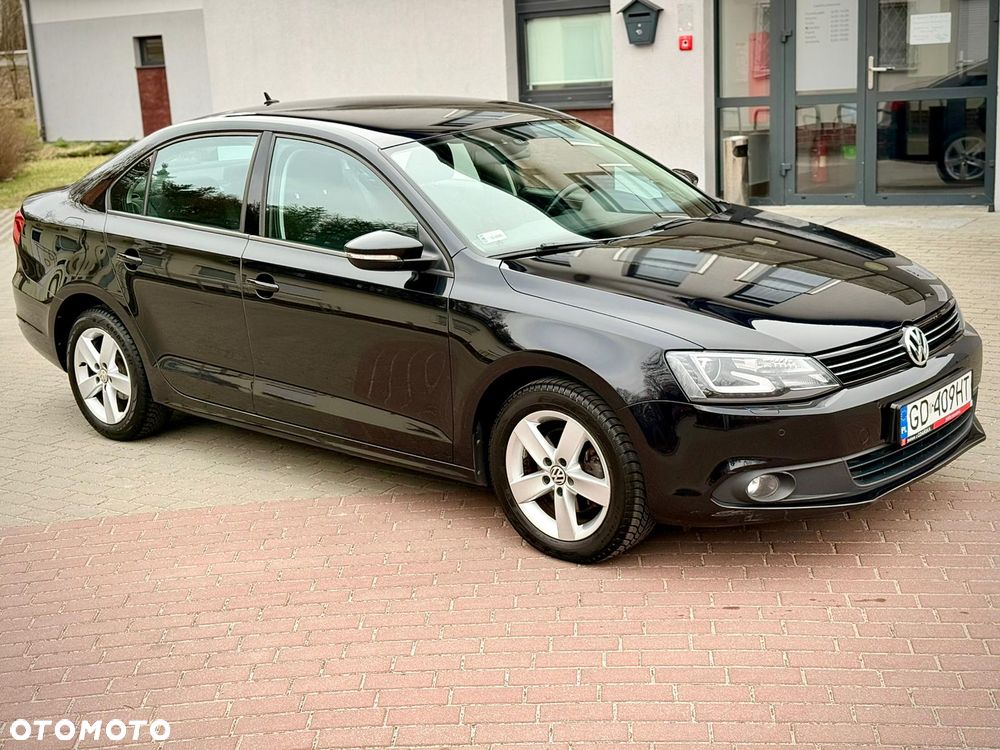 Volkswagen Jetta - 11