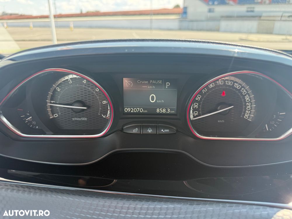 Peugeot 2008 1.2 PureTech Turbo EAT6 S&S GT-Line - 18