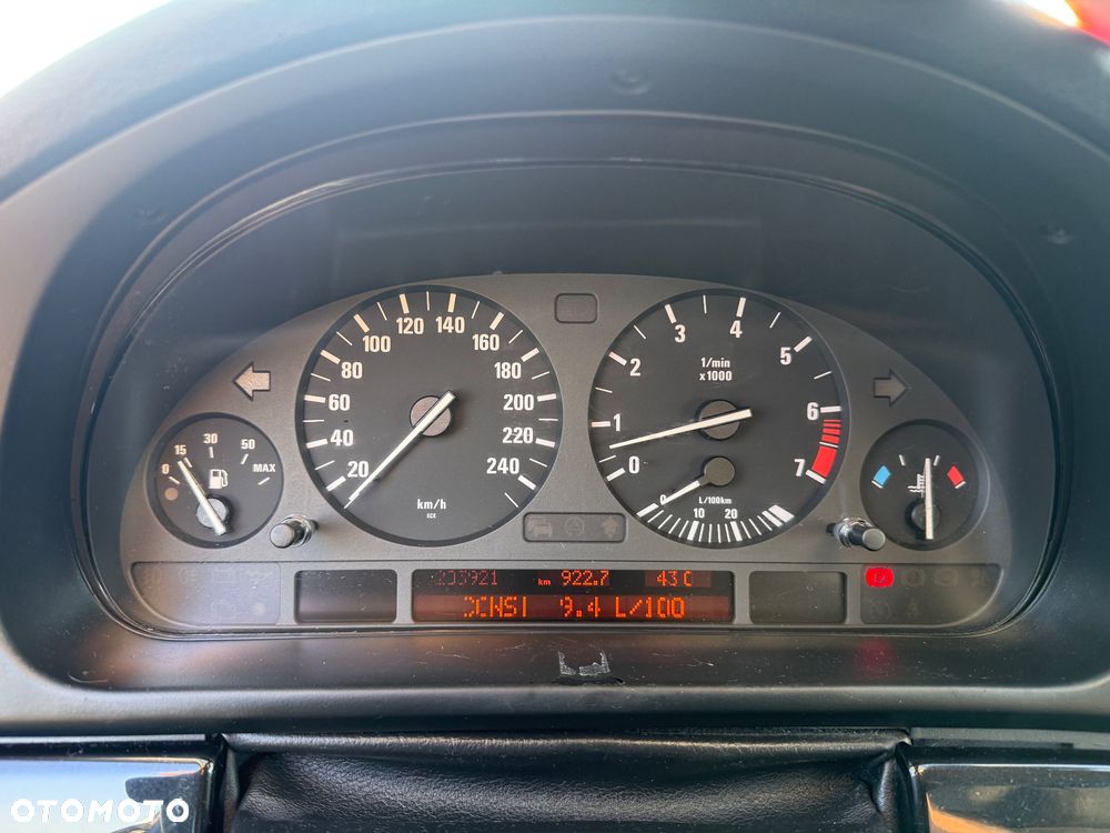 BMW Seria 5 525i - 25