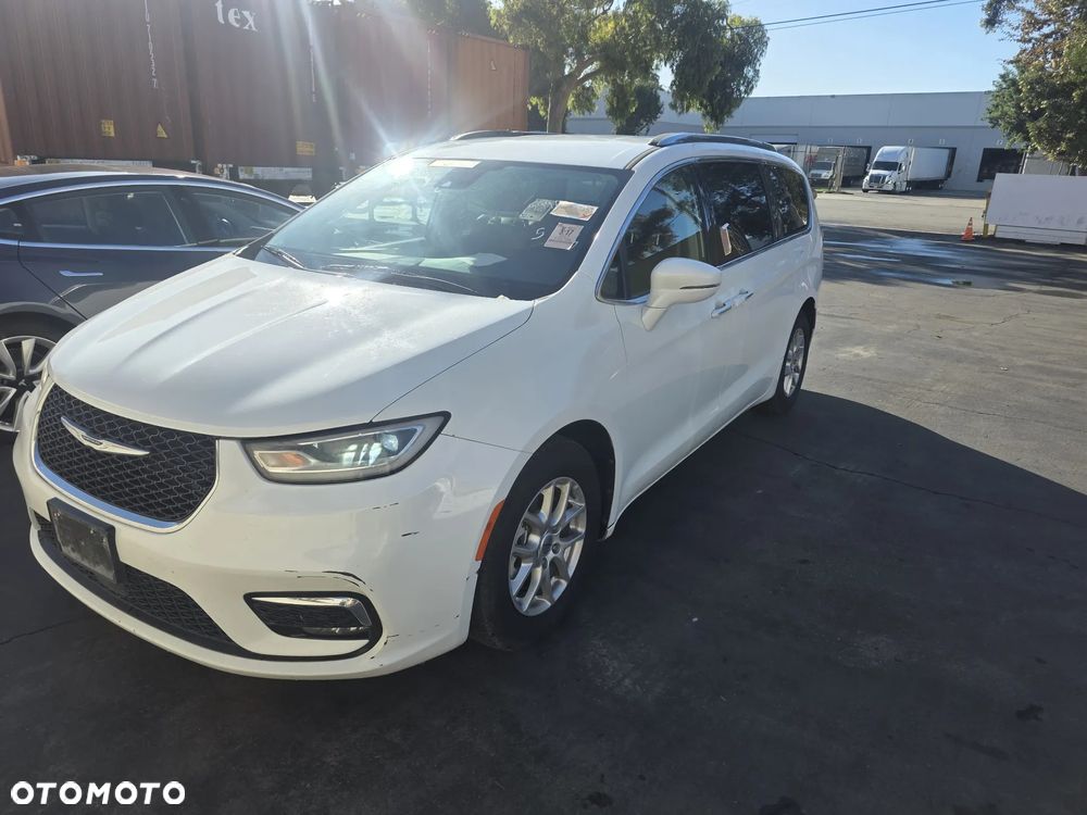 Chrysler Pacifica - 1