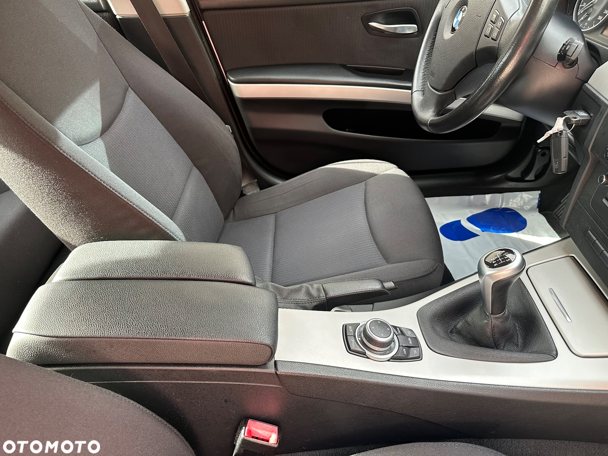 BMW Seria 3 318i - 32