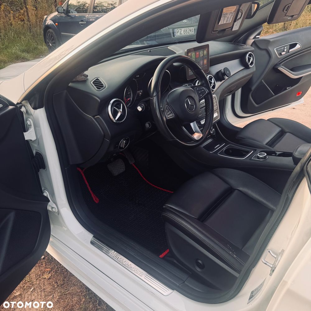 Mercedes-Benz CLA 250 4-Matic AMG Line - 8
