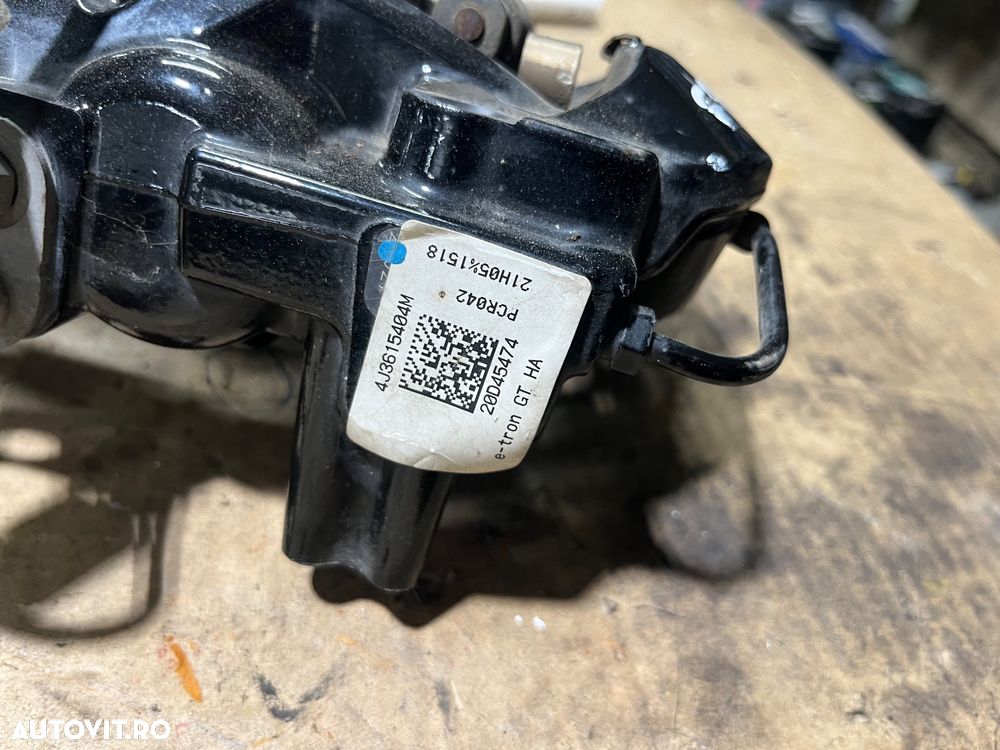 Etrieri spate Audi E-tron Porsche Taycan 2021 - 8