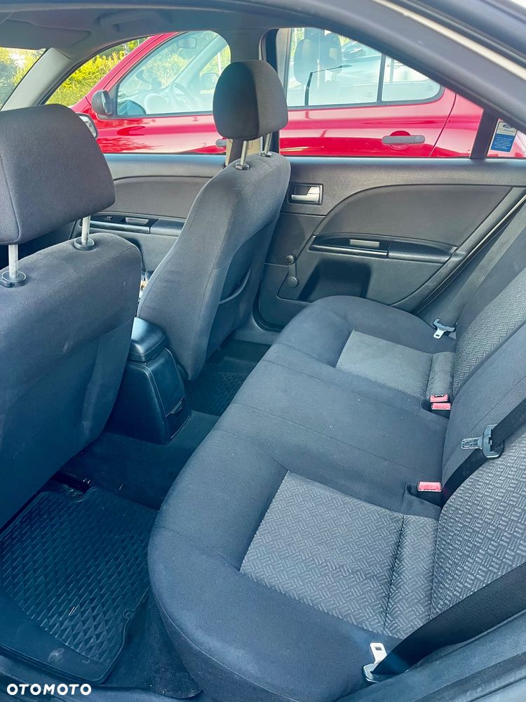 Ford Mondeo 1.8 X - 17