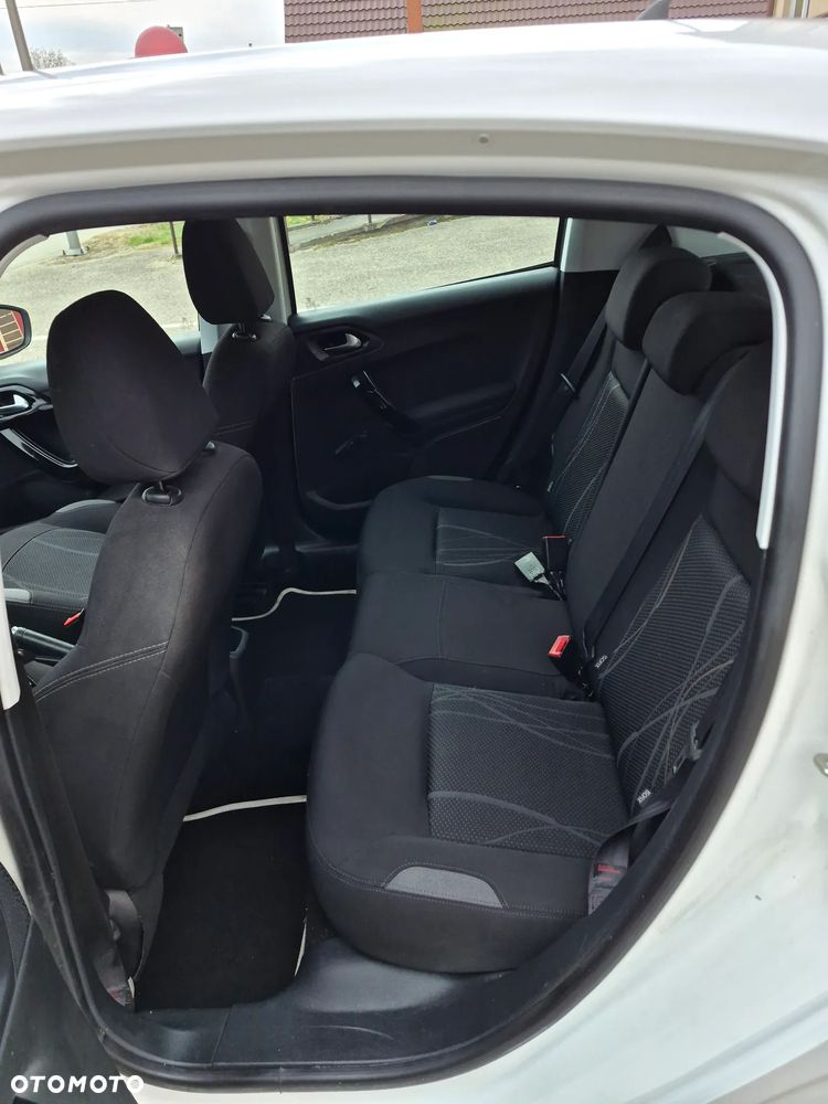 Peugeot 208 e-HDi 92 Stop&Start Active - 12
