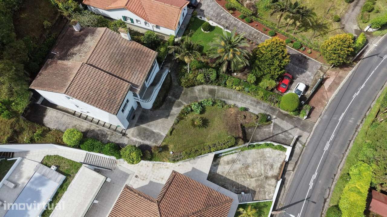 Moradia de Excelência no Coração das Furnas – Espaço, Natureza e Poten - Grande imagem: 2/48